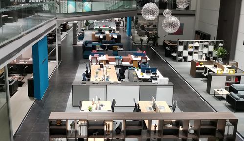 設(shè)計驅(qū)動創(chuàng)新，服務(wù)贏得信賴 中山市品盛家具攜冠品盛辦公家具深耕會務(wù)服務(wù)新篇章